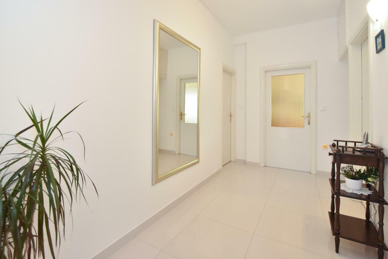Apartment Bezic Каштела Экстерьер фото