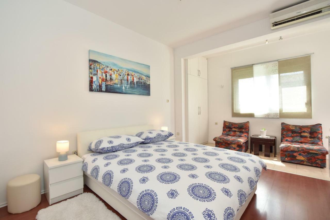 Apartment Bezic Каштела Экстерьер фото