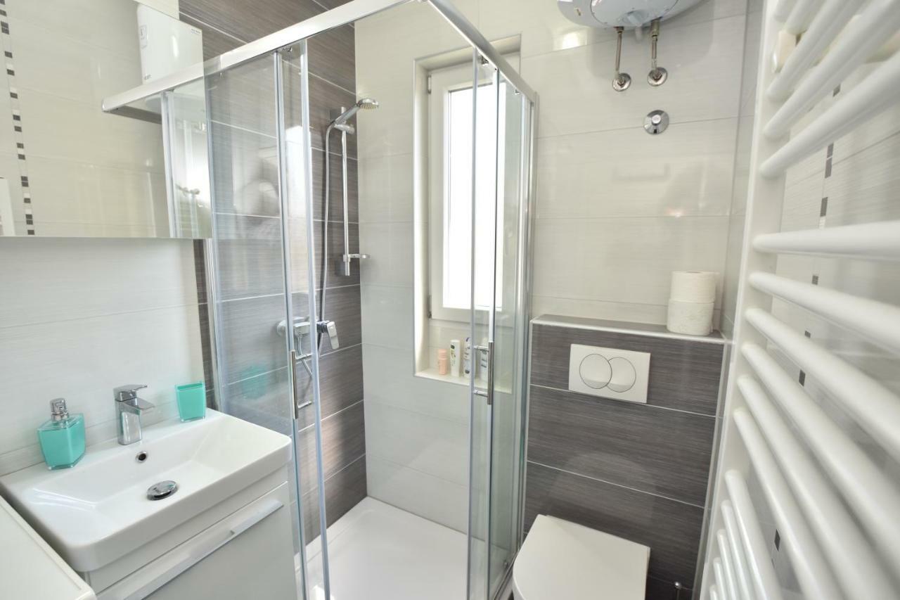 Apartment Bezic Каштела Экстерьер фото